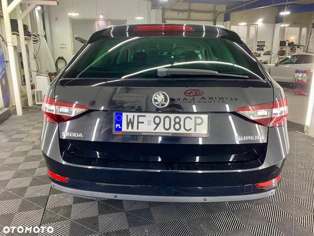 Skoda Superb 2.0 TDI L&K DSG - 9