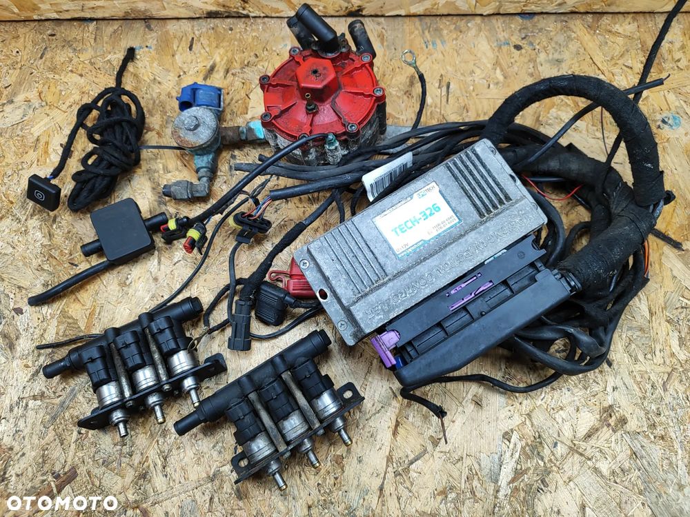 Instalacja gazowa sekwencyjna 6- cylindrów, LPGTech Tech-326 reduktor (wydajny) listwy wtryskiwaczy x6 map sensor PTS-01 wiązka