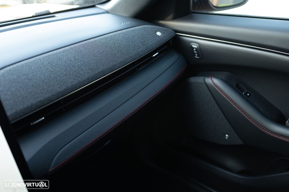 Ford Mustang Mach-E AWD PREMIUM - 9