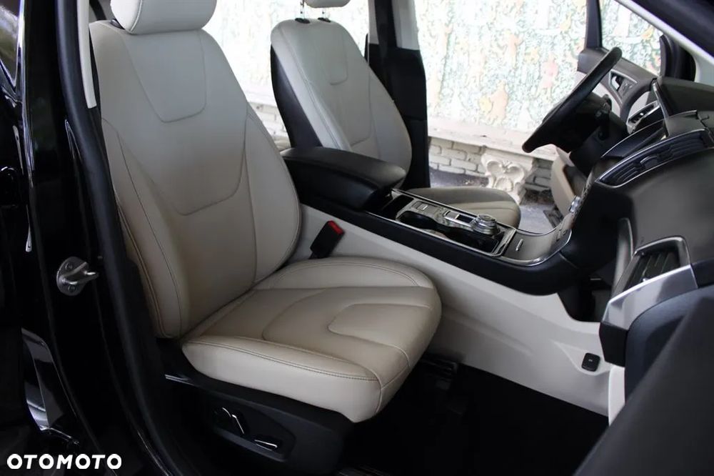 Ford Edge - 15