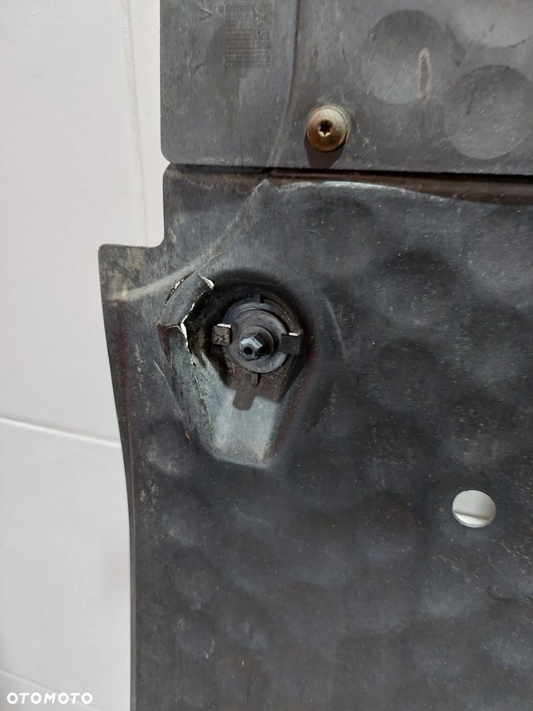 OSŁONA PODŁOGI LEWA VW EOS NR 1Q0825212 - 2