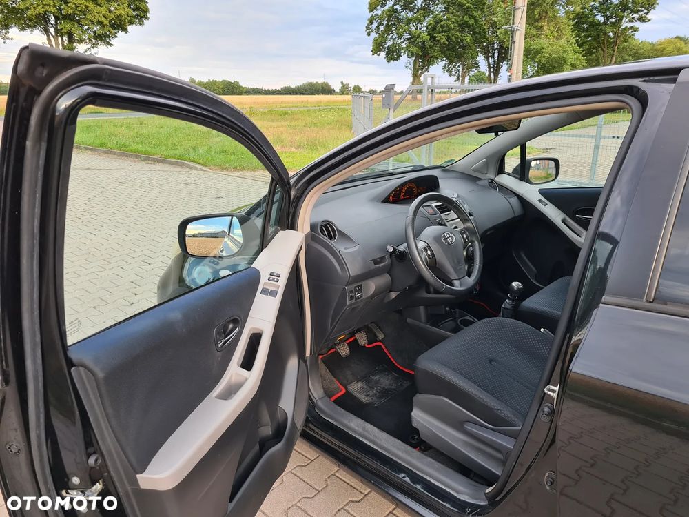 Toyota Yaris 1.33 Prestige - 9
