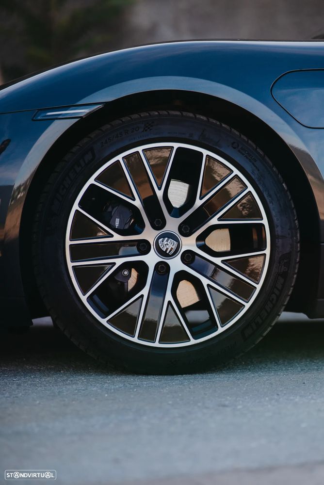 Porsche Taycan Sport Turismo - 43