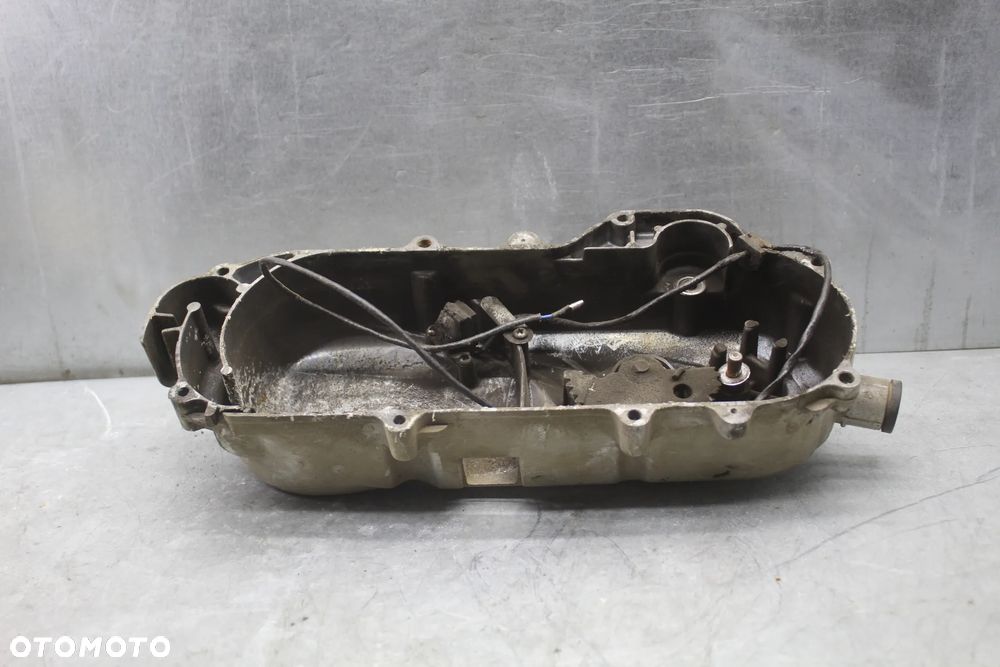 Skuter 125 4t chiński dekiel pokrywa silnika - 2