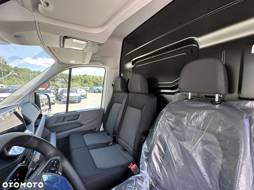 Volkswagen Crafter 35 furgon 177km Automat 3640 - 12