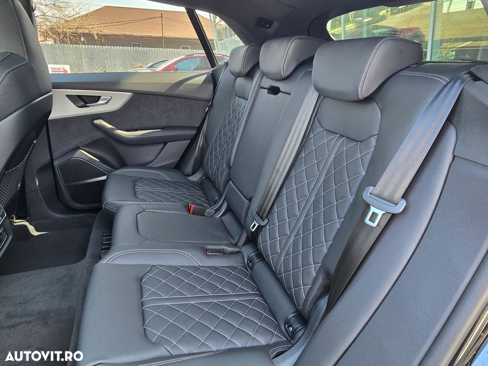 Audi Q8 55 TFSI e quattro Tiptronic PHEV - 12