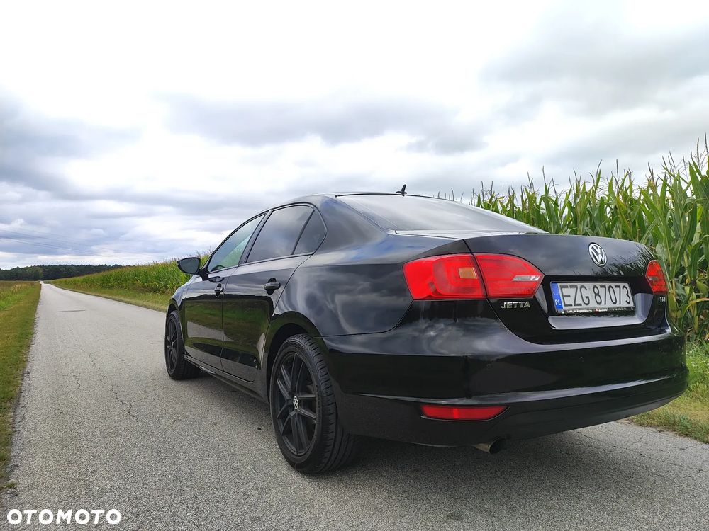 Volkswagen Jetta 1.6 TDI BMT Trendline - 11