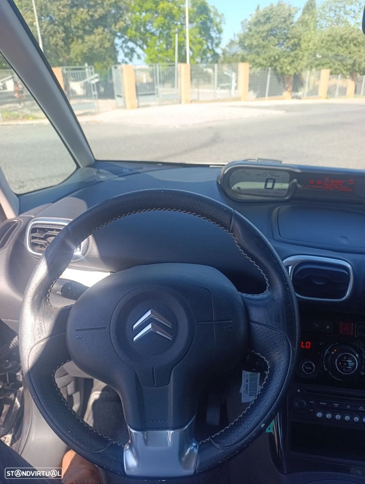 Citroën C3 Picasso 1.6 HDi Exclusive Airdream - 10