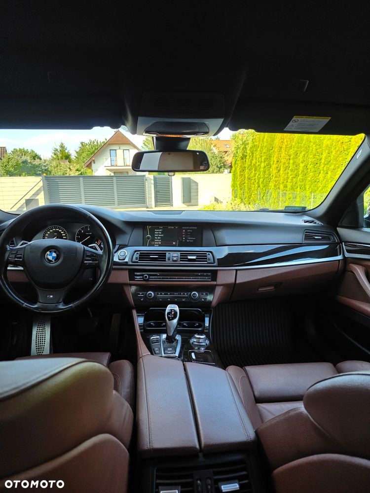 BMW Seria 5 525d xDrive Sport-Aut - 4