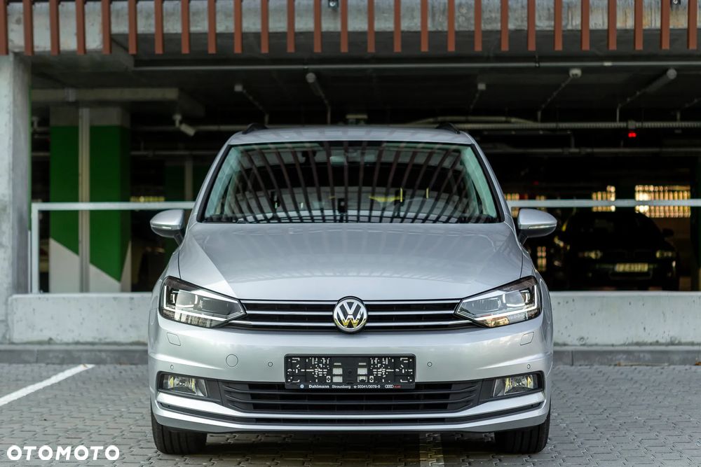 Volkswagen Touran - 4
