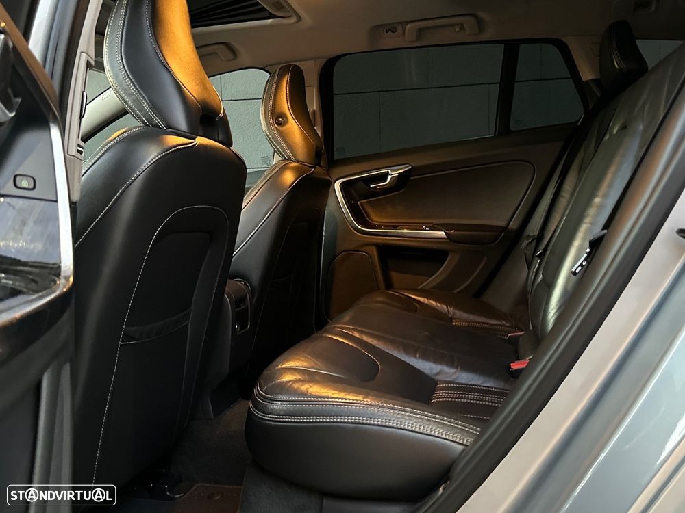 Volvo V60 D6 Plug-In-Hybrid AWD Geartronic Pure Limited - 11