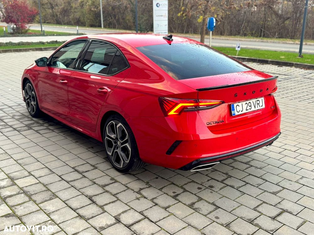 Skoda Octavia 2.0 TDI DSG RS - 10
