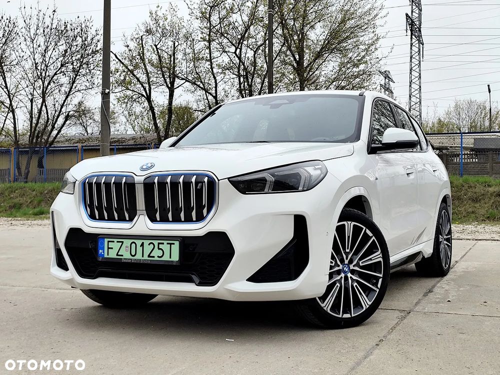 BMW iX1 xDrive30 66.5kWh M Sport - 1