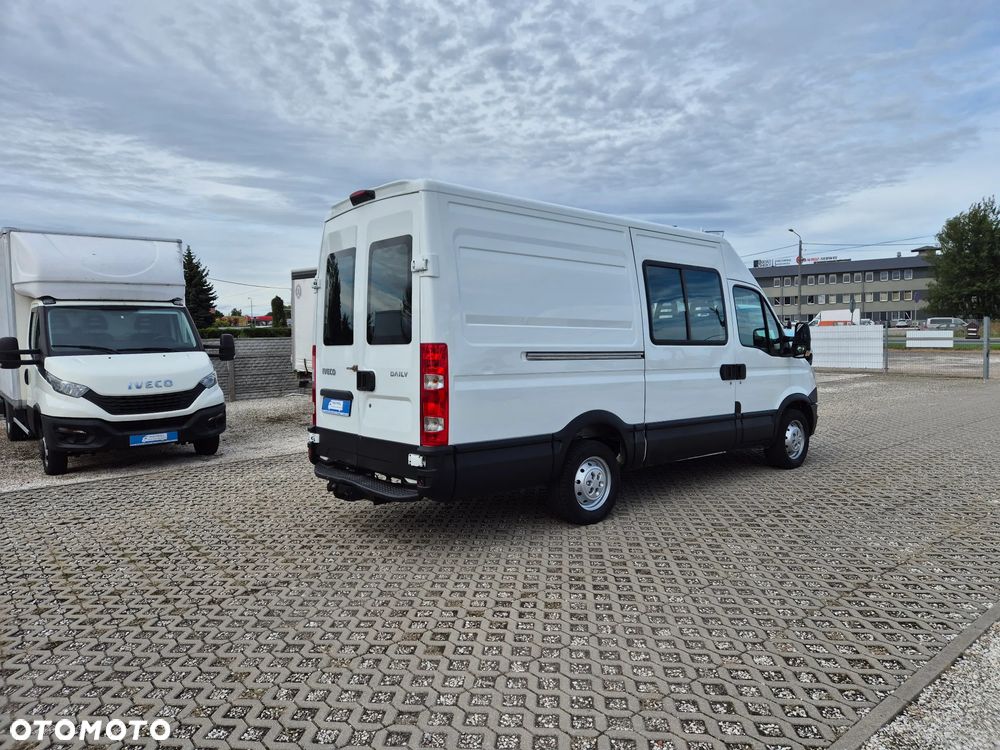 Iveco Daily 35S13 L3H2, Brygadówka 6 osób, blaszak, HAK 3.5T, klimatyzacja - 6