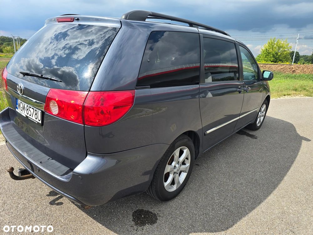 Toyota Sienna 3.5 V6 - 10