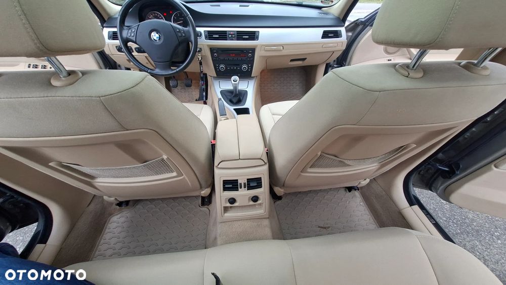 BMW Seria 3 318i Edition Exclusive - 6