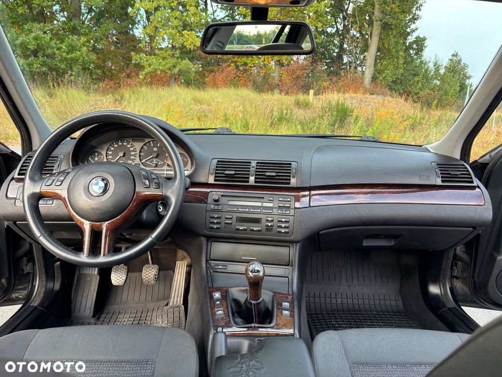 BMW Seria 3 318i - 23