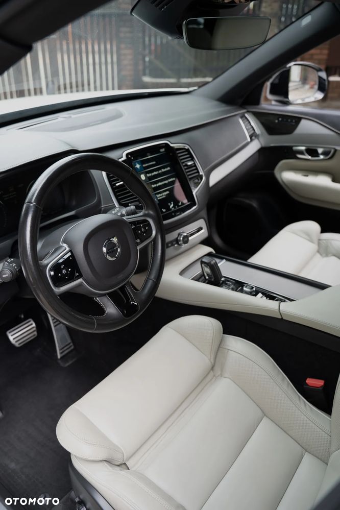 Volvo XC 90 T8 AWD Plug-In Hybrid R-Design 7os - 8