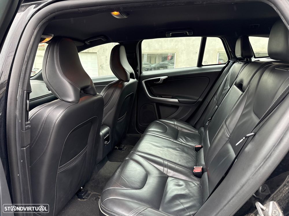 Volvo V60 2.0 D4 R-Design - 8