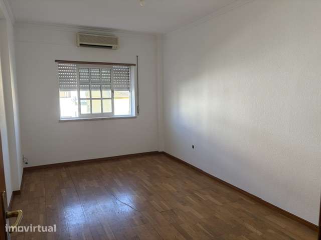 Apartamento T2 em 2º andar - Pinhal Novo - Grande imagem: 4/5