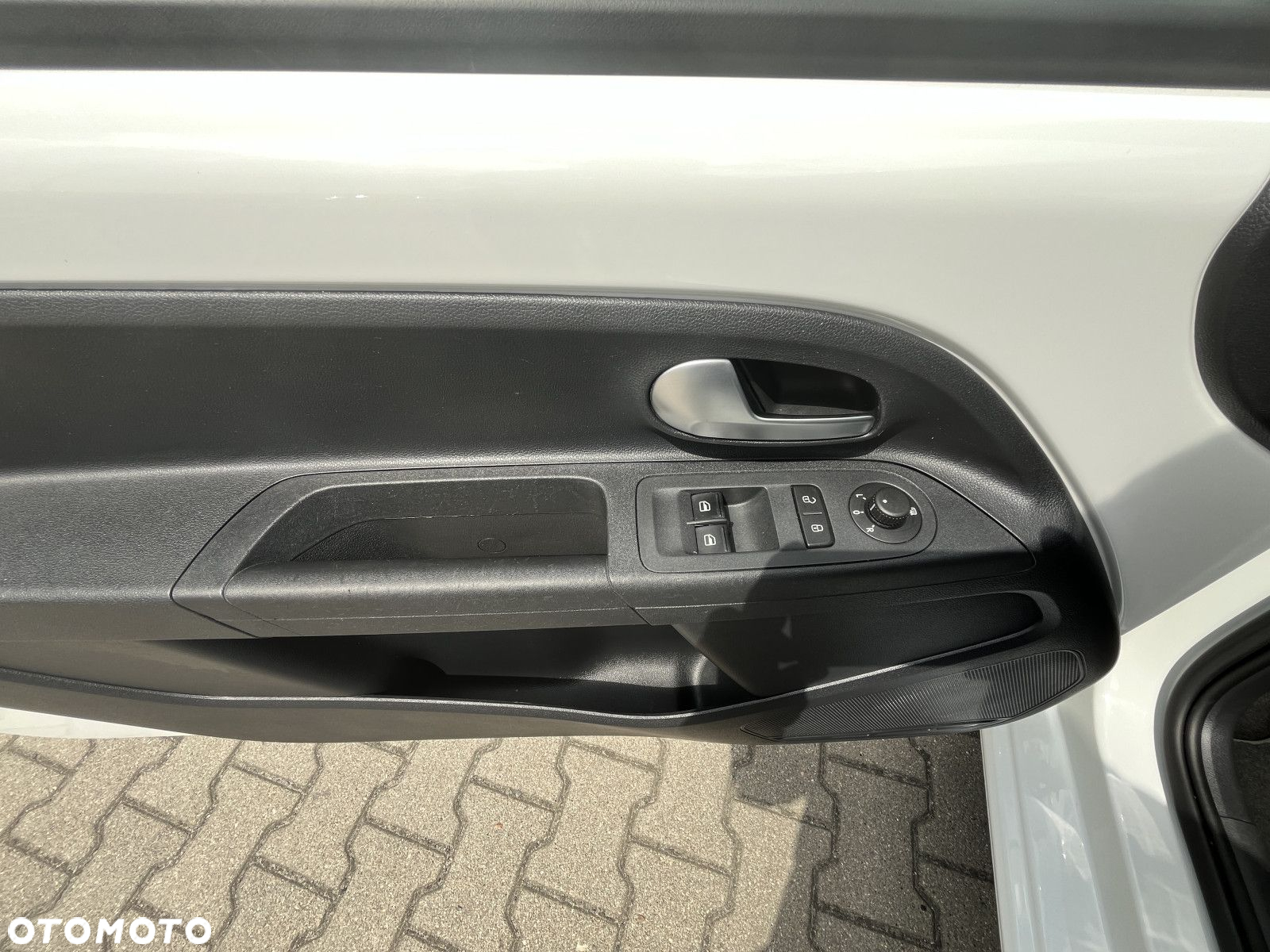 Volkswagen up! - 14