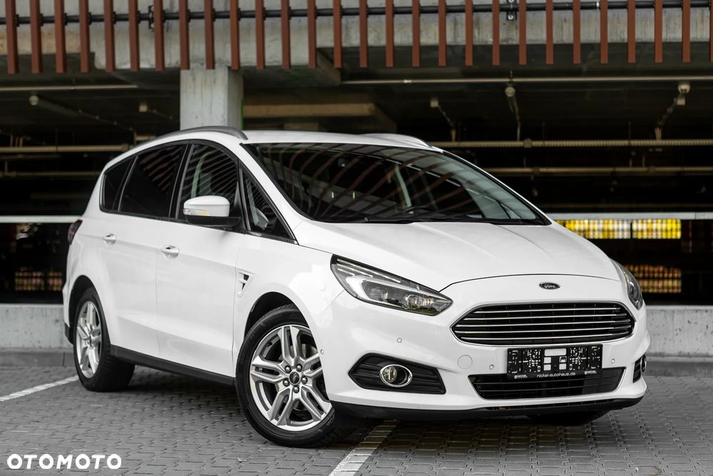 Ford S-Max - 11