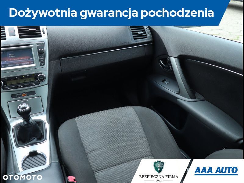 Toyota Avensis - 9