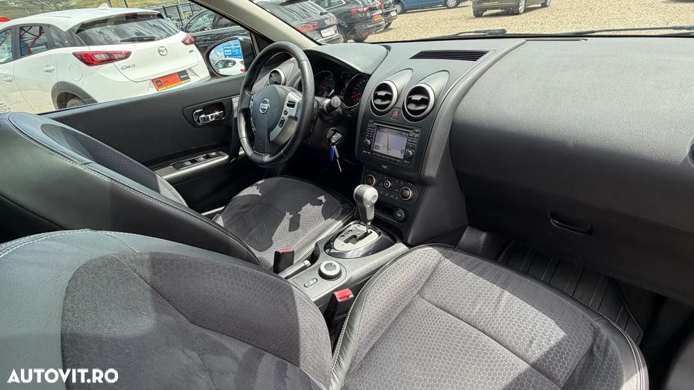 Nissan Qashqai 2.0 dCi DPF 4x4 Aut 360 - 17