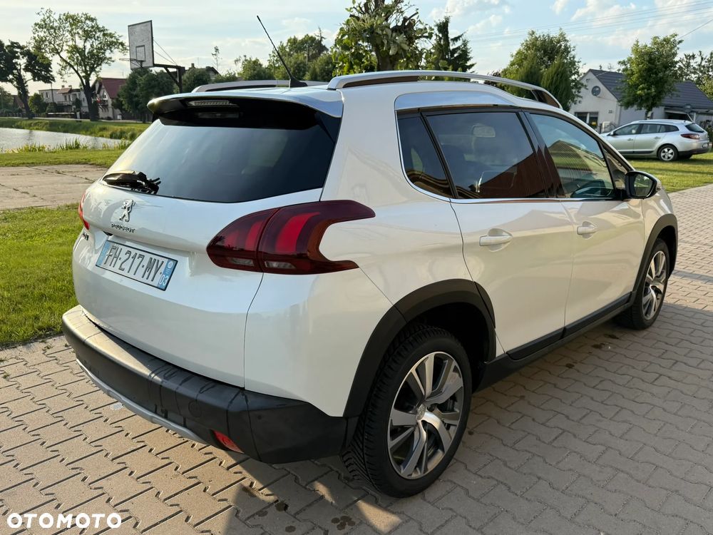 Peugeot 2008 PureTech 130 Allure - 5