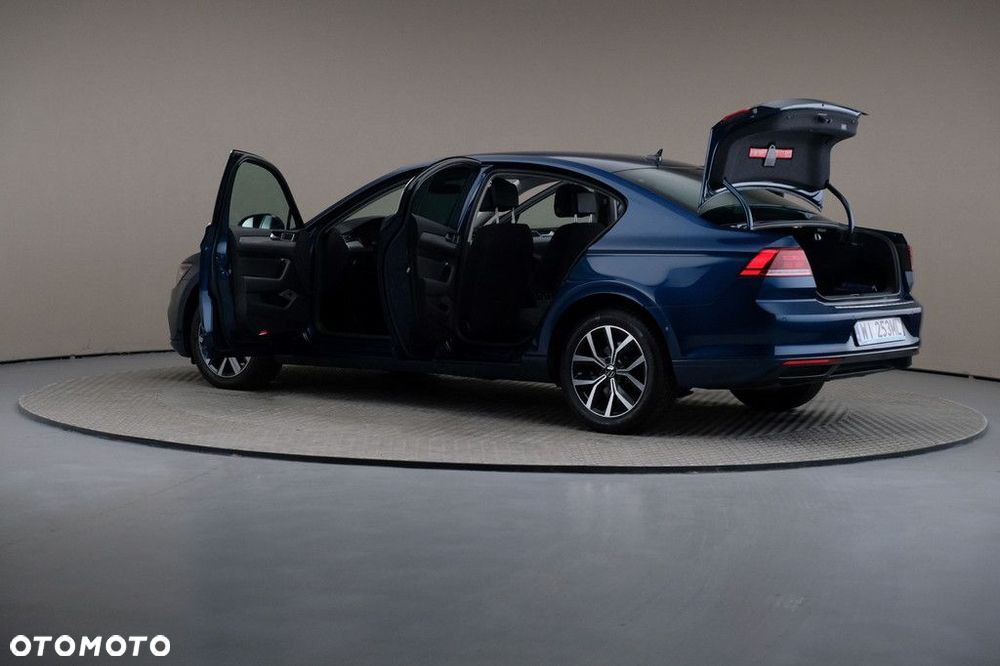 Volkswagen Passat - 7