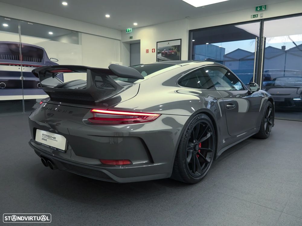 Porsche 911 Série F - 17