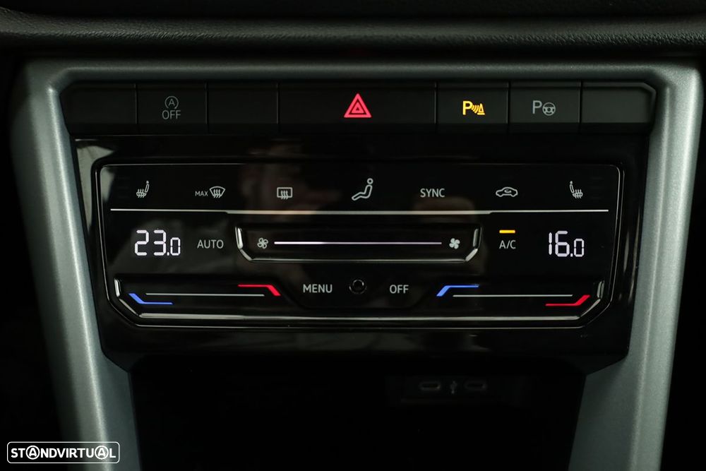 VW T-Roc 1.0 TSI - 12