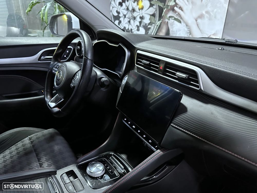 MG ZS Standard Luxury - 21