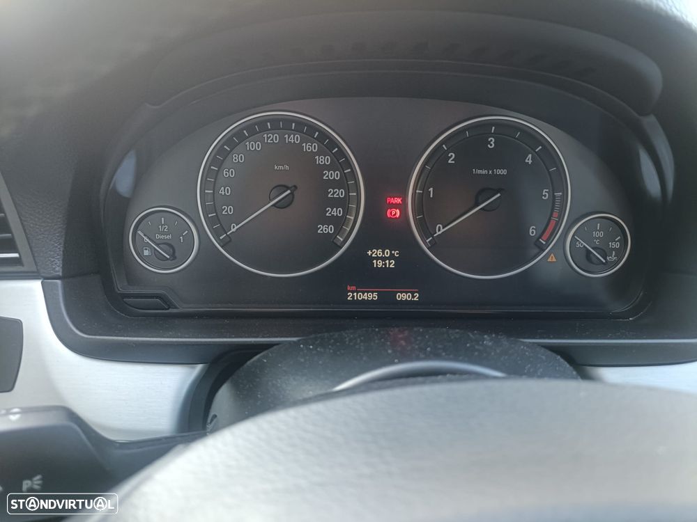 BMW 535 d xDrive L.Luxury Auto - 8