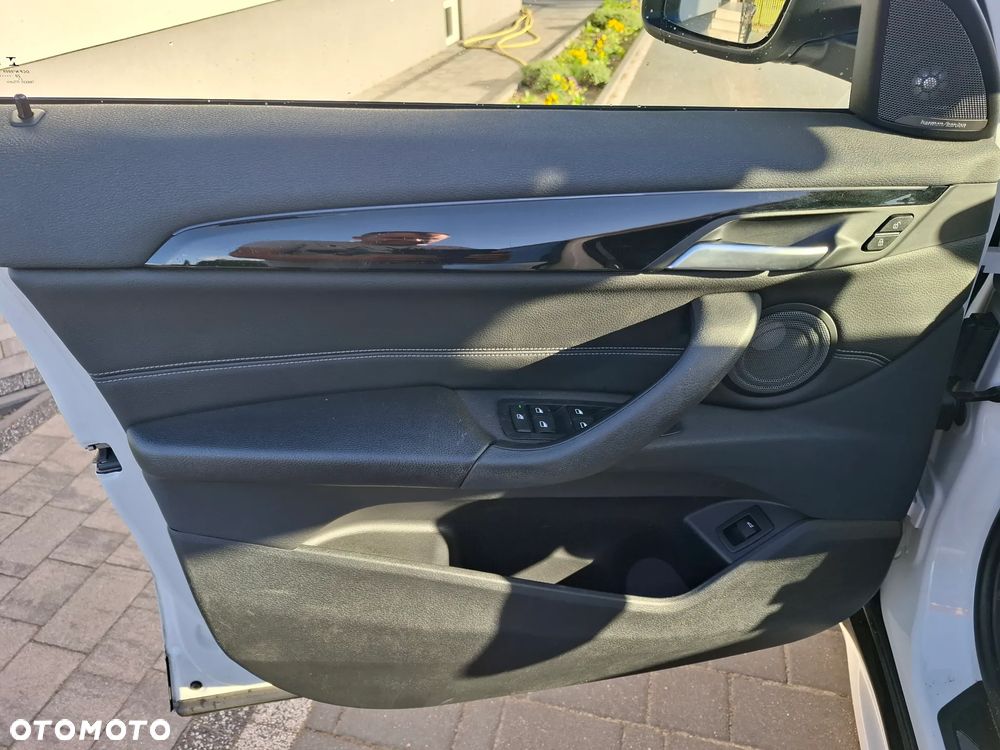 BMW X1 sDrive18d Sport Line - 16