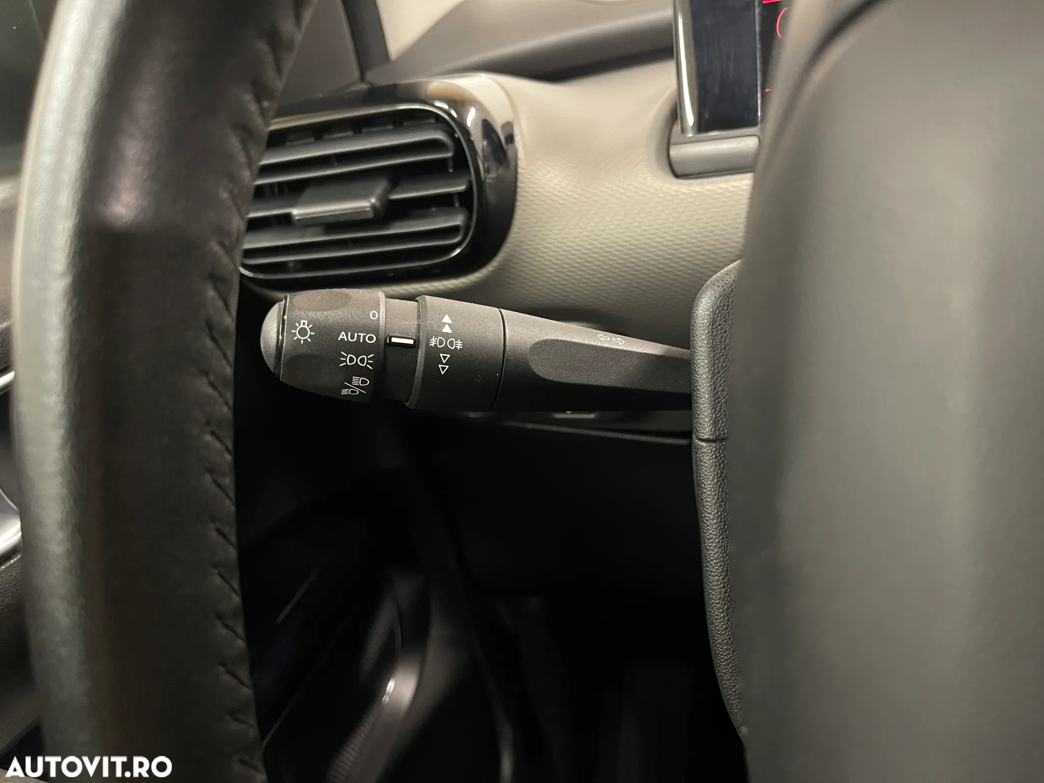Citroën C4 Cactus 1.2 PureTech S&S BVM Feel - 21