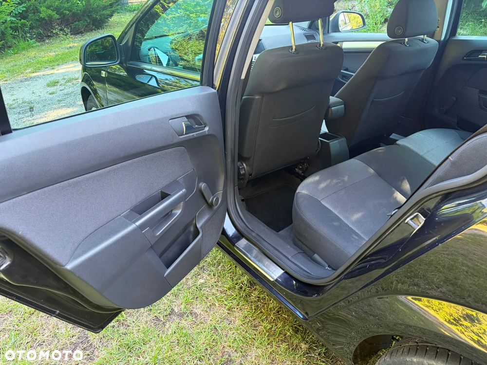 Opel Astra 1.6 Color Edition - 24