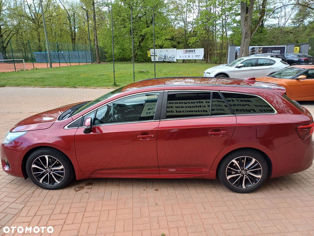 Toyota Avensis 1.8 Premium MS - 3