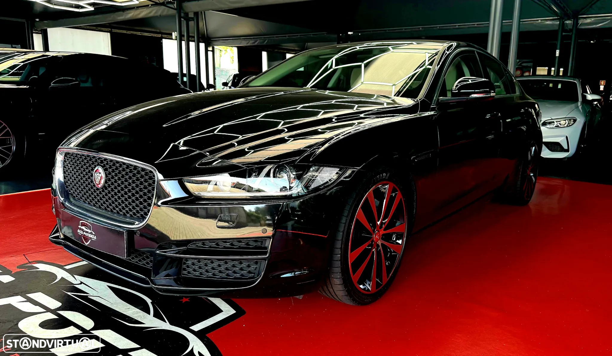 Jaguar XE 2.0 D Prestige Aut. - 2