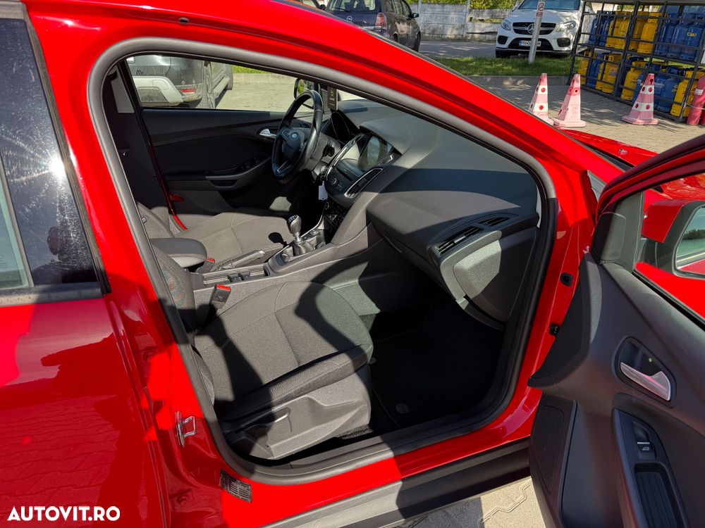 Ford Focus 1.0 EcoBoost Hybrid TITANIUM - 10