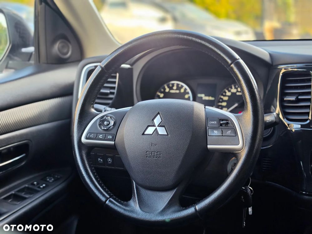 Mitsubishi Outlander - 37