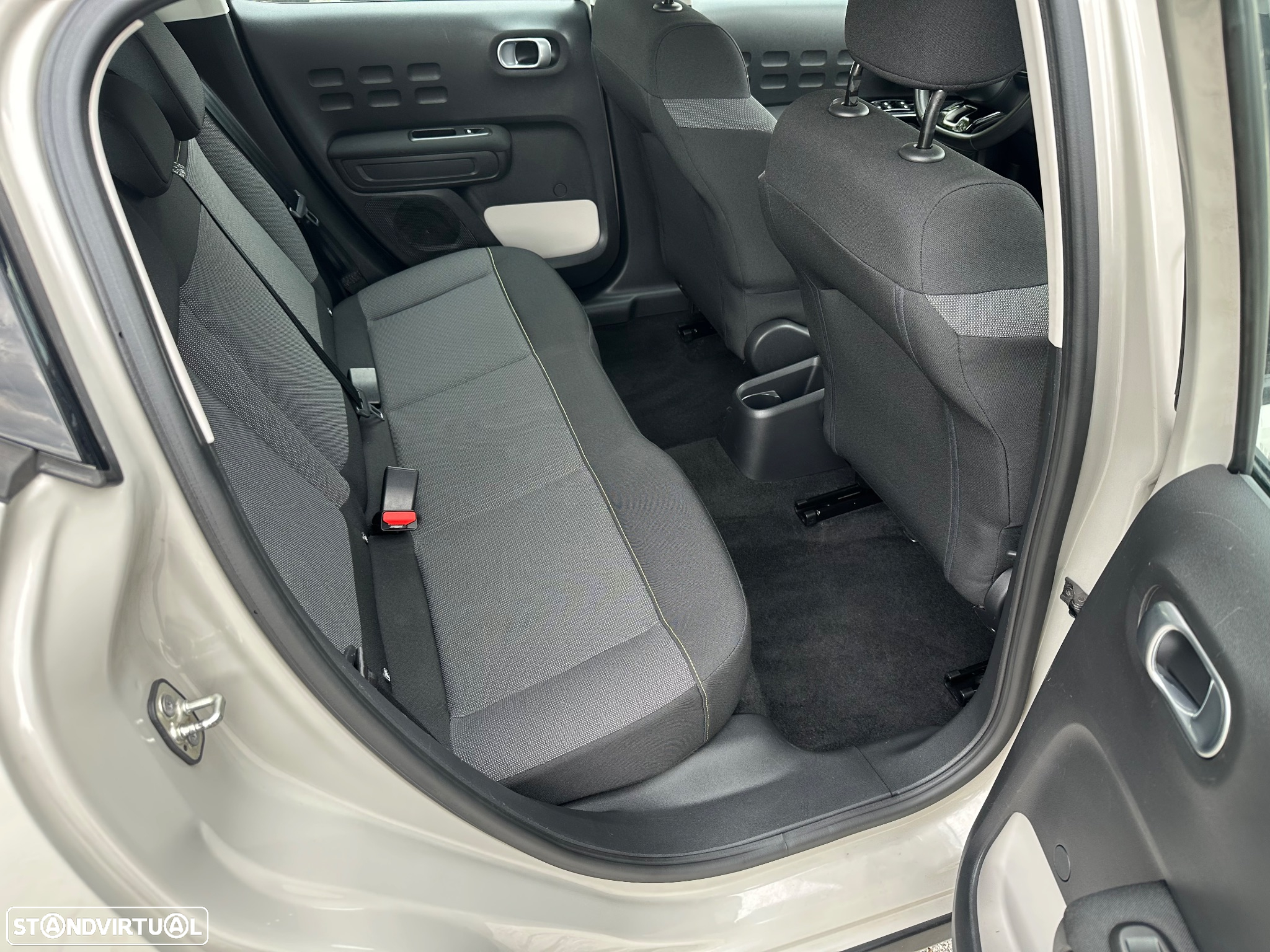 Citroën C3 1.2 PureTech Shine - 19