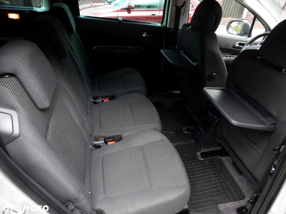 Peugeot 5008 2.0 HDi Family 7os - 27
