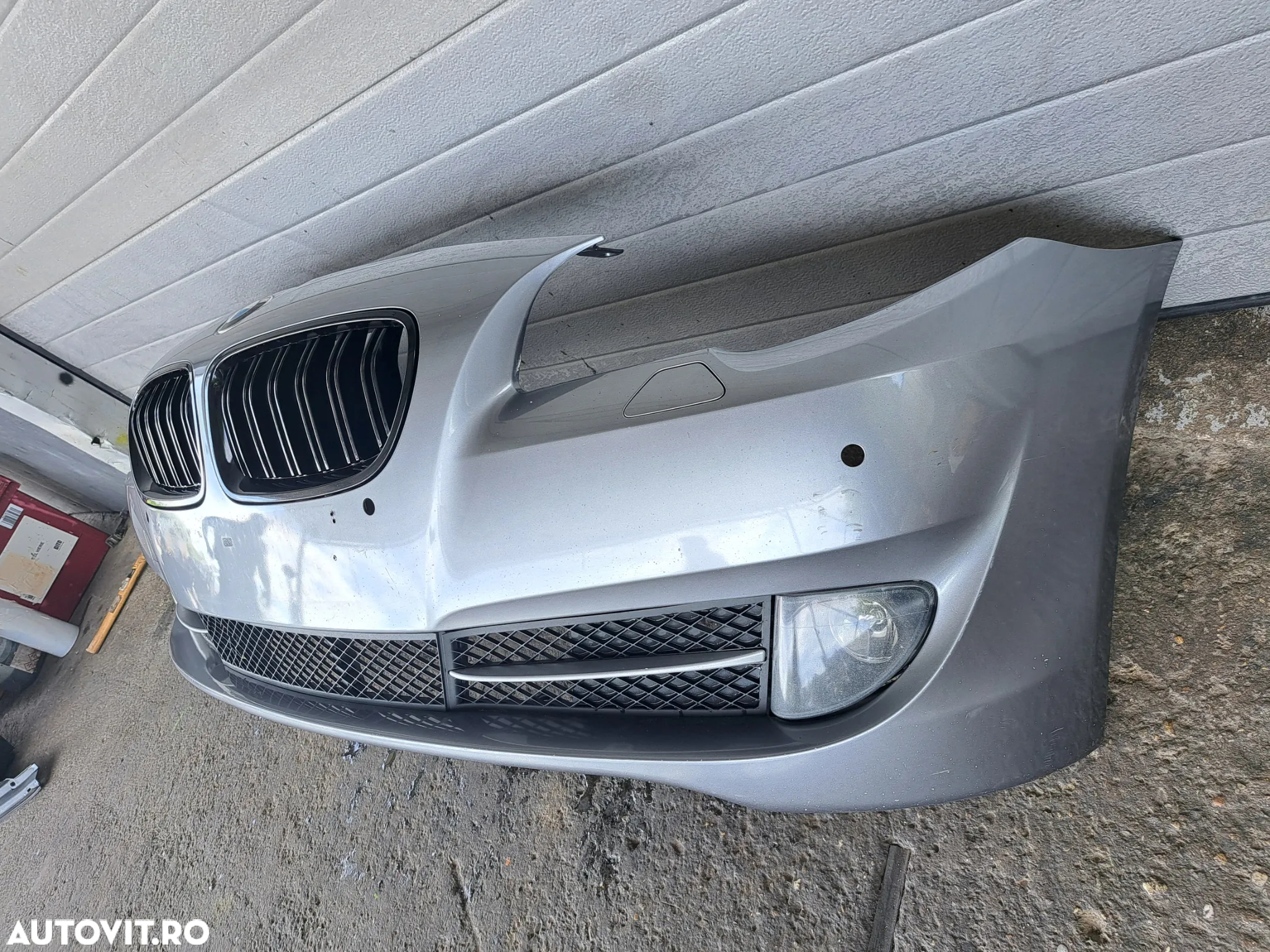 Bara fata completa cu nari grile si proiectoare cod culoare A52 Spacegrau originala BMW F10 F11 pt modele cu PDC - 3