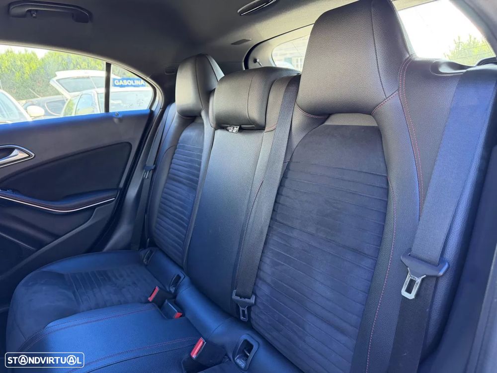 Mercedes-Benz A 180 d AMG Line - 20