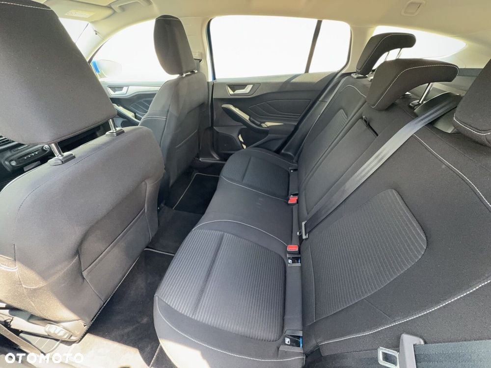 Ford Focus 1.0 EcoBoost Titanium - 29