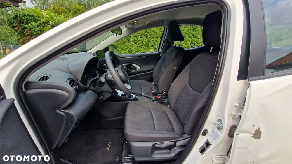 Toyota Yaris - 10