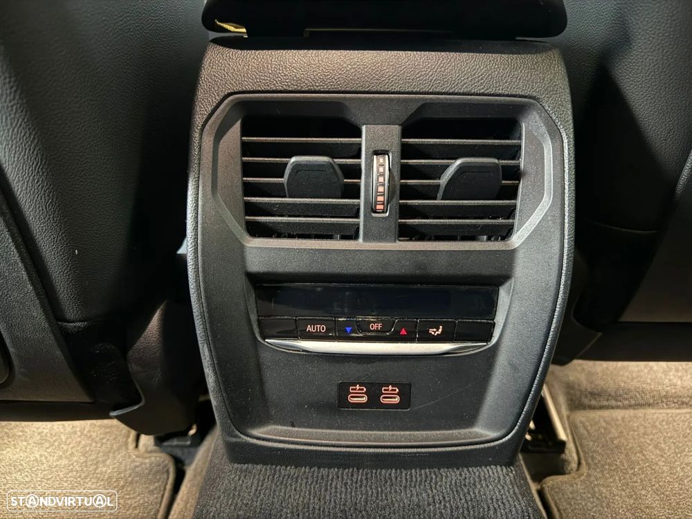 BMW 330 e Touring Pack Desportivo M Auto - 26