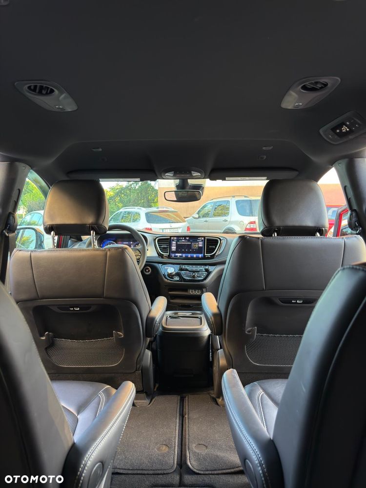 Chrysler Pacifica - 15