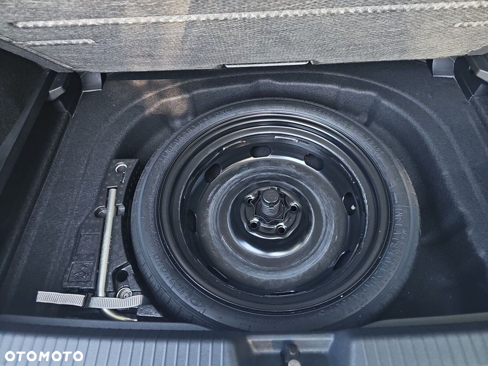 Volkswagen Golf - 22